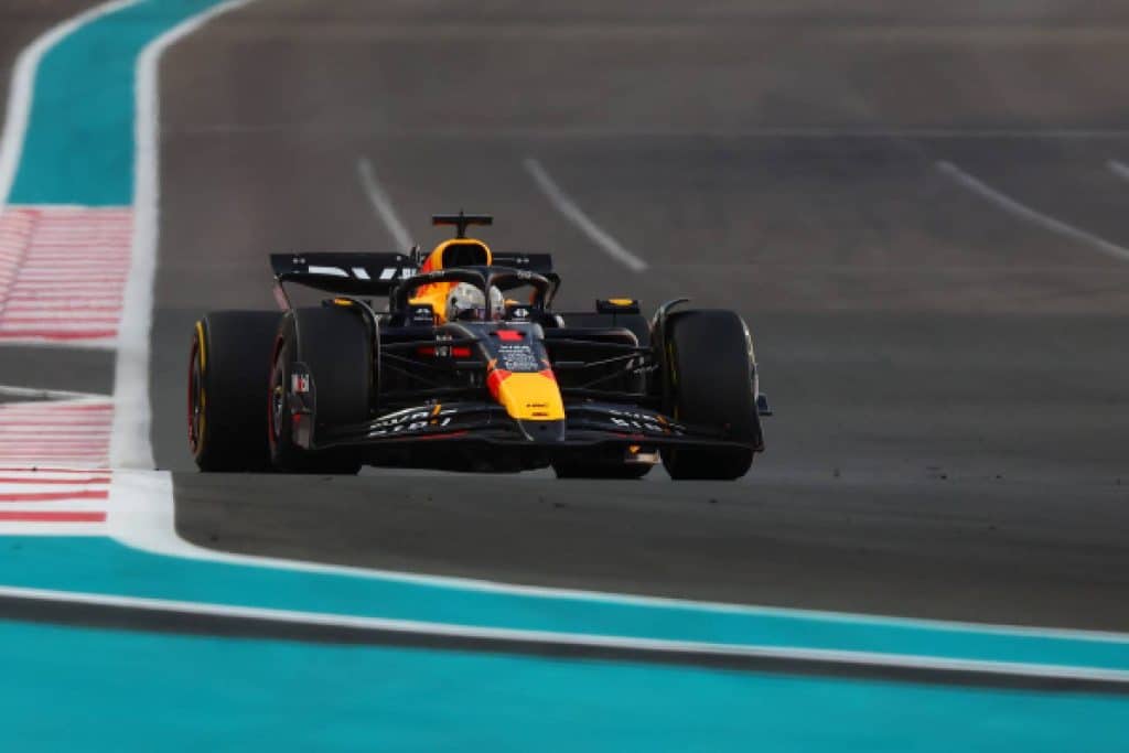 Verstappen termina sexto en el GP de Abu Dhabi