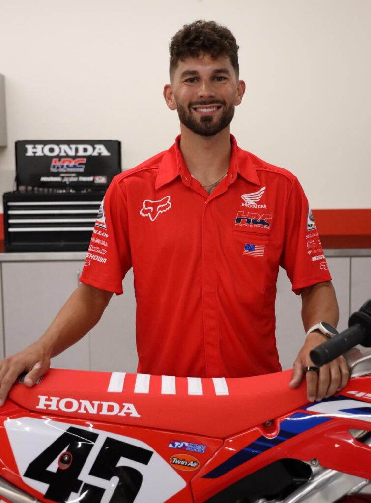 Firma Colt Nichols con Equipo Honda HRC
