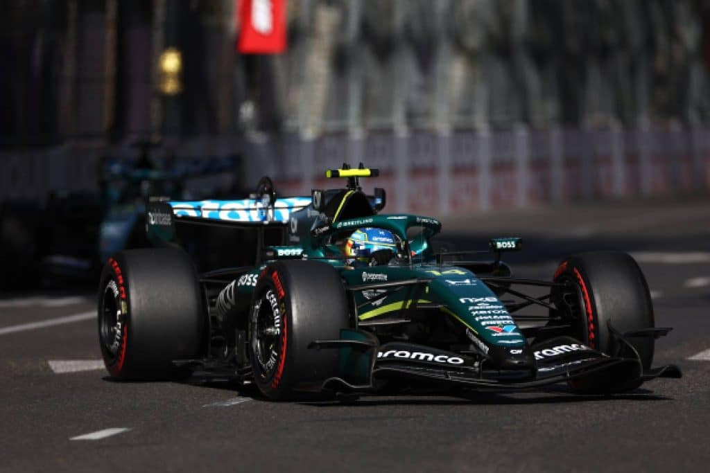 Alonso y Stroll tienen un fin de semana complicado en Bakú