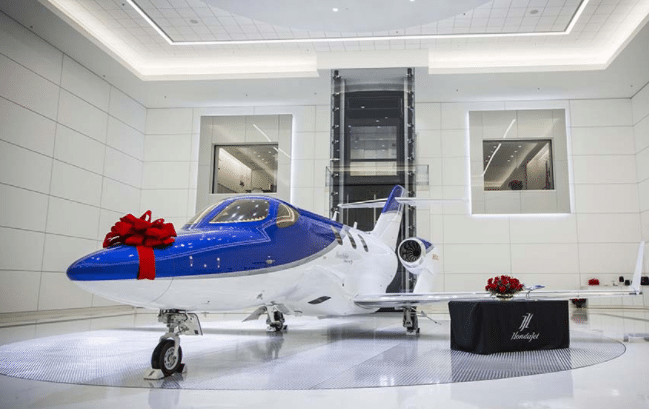 Honda Aircraft Company entrega el HondaJet número 200