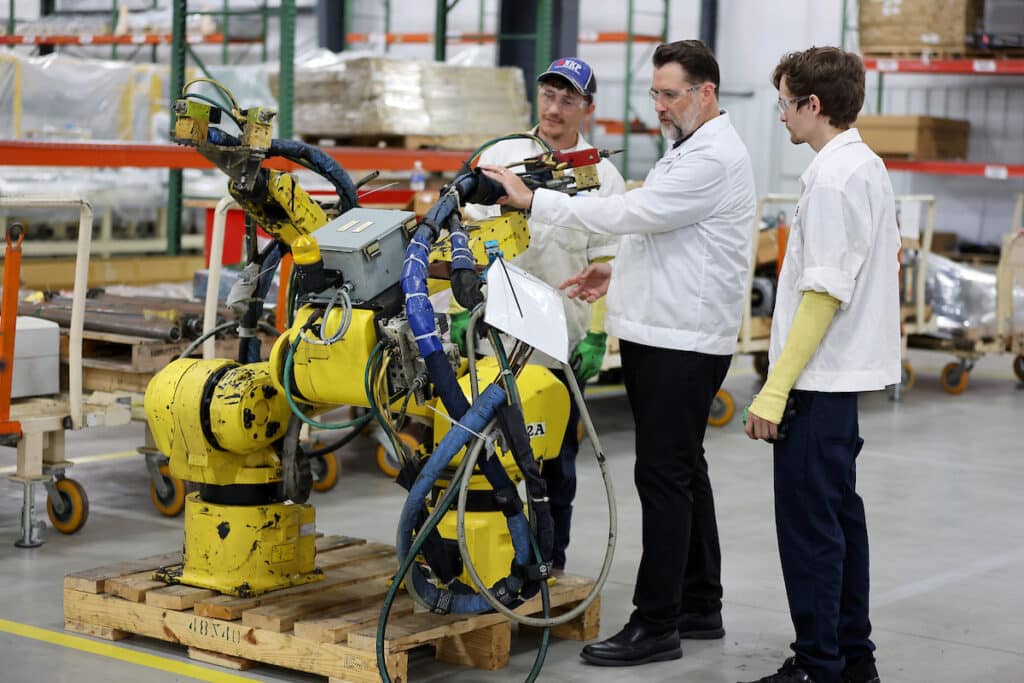 Honda apuesta por la economía circular, su nuevo centro convierte equipos usados en recursos del futuro