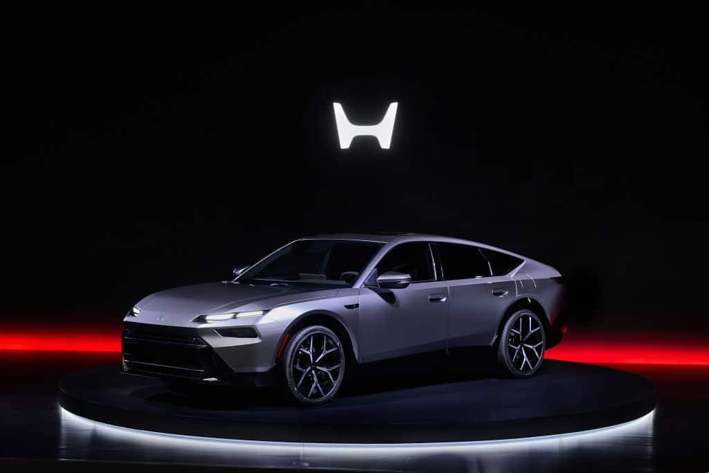 Honda presenta un prototipo de sedán híbrido durante su Conferencia Global de Planes de Negocios