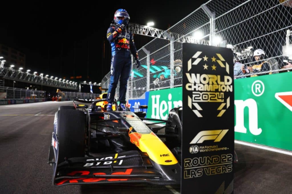 Verstappen termina quinto y logra su cuarto título consecutivo de pilotos