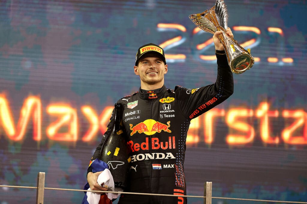 Max Verstappen da a Honda la victoria en el Campeonato Mundial de Fórmula 1