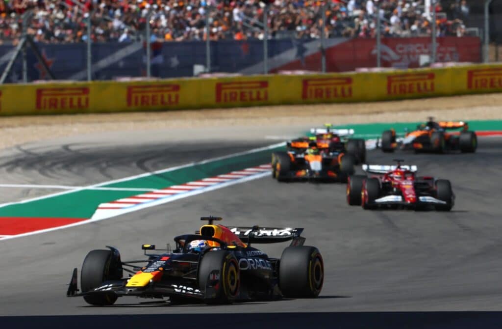 Verstappen sale desde la pole y gana la carrera
