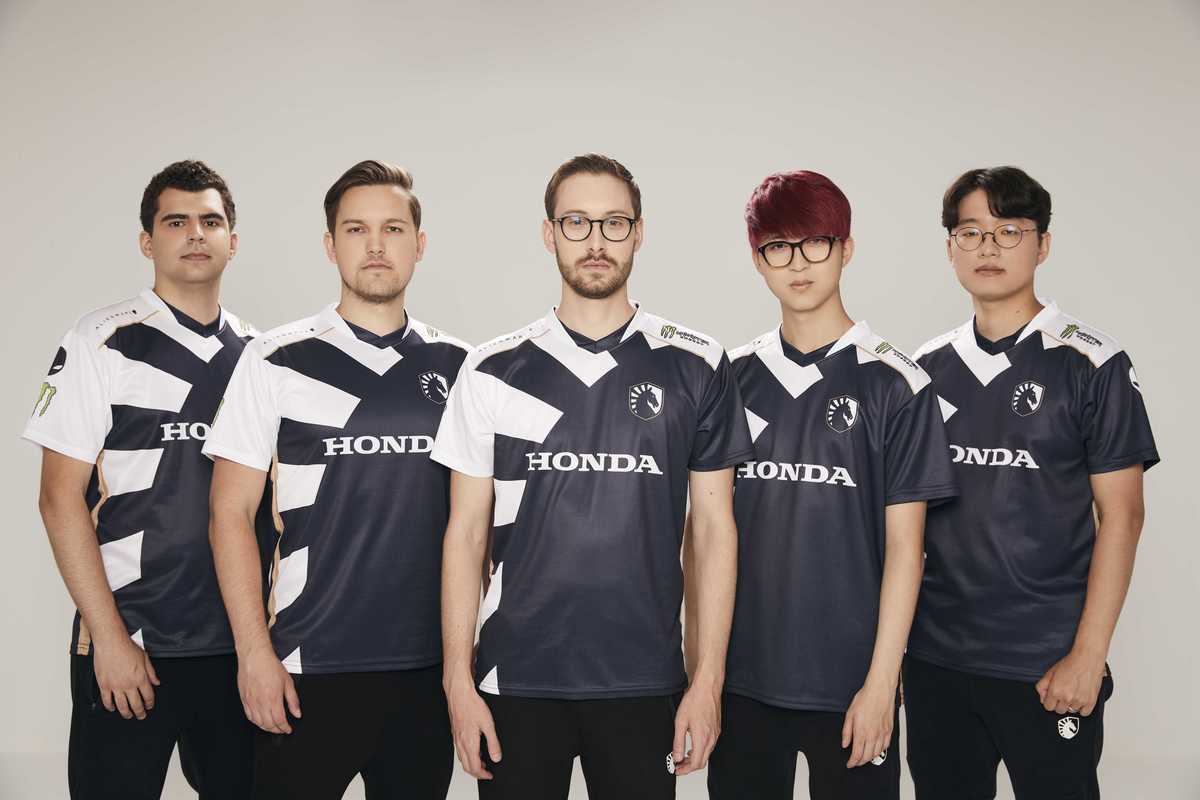 Team Liquid Honda LCS Team Group Photo