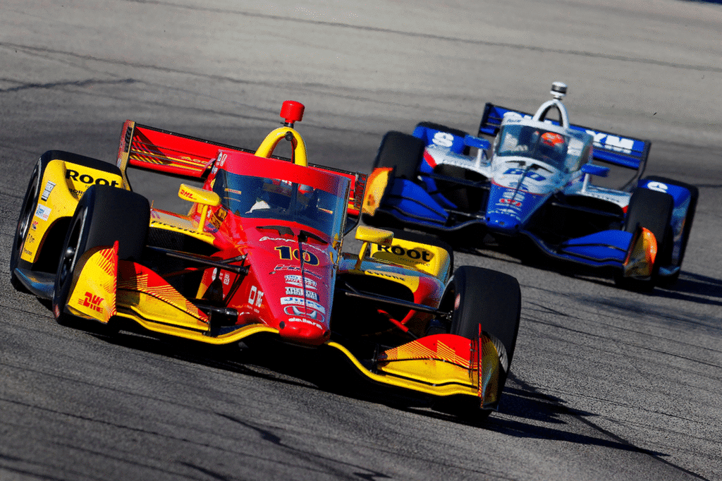 Alex Palou lidera a los pilotos Honda con un segundo lugar en Milwaukee