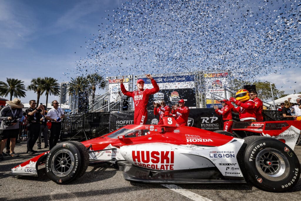 Ericsson lleva a Honda a la victoria en San Petersburgo