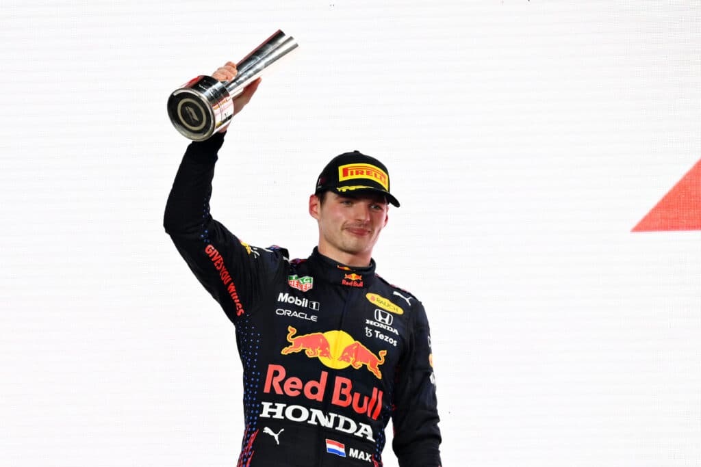 Max Verstappen de Honda, mantiene el liderato de la F1 en Qatar